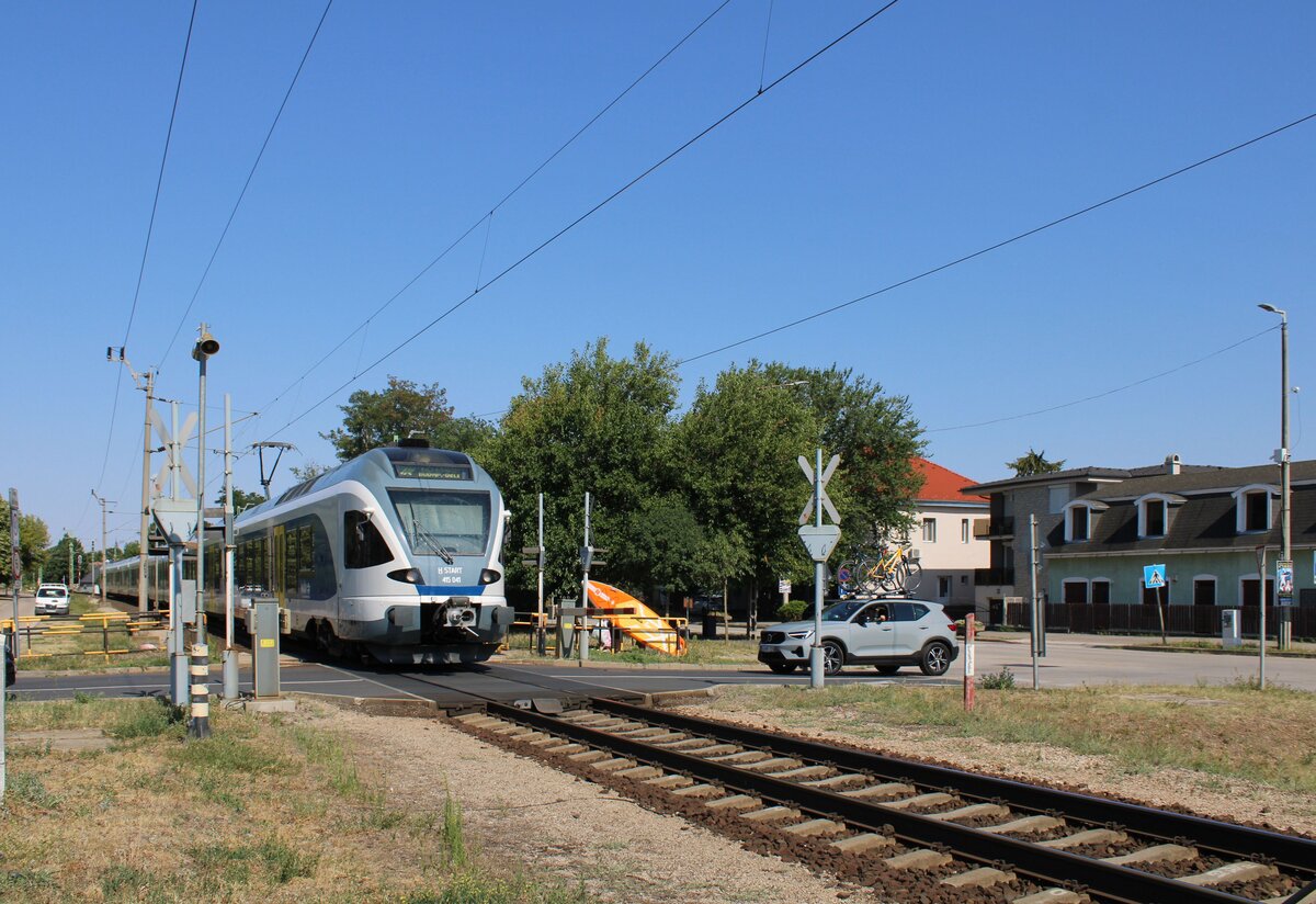 Der Bahn�bergang an der Balaton utca, am 30.07.2026 in Si�fok.