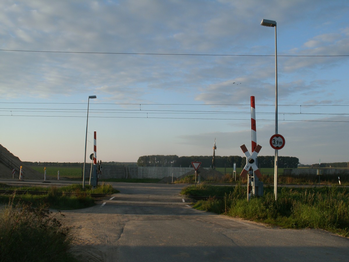 Der Bahnbergang nach Gtemitz(bei Samtens) am 13.September 2013.