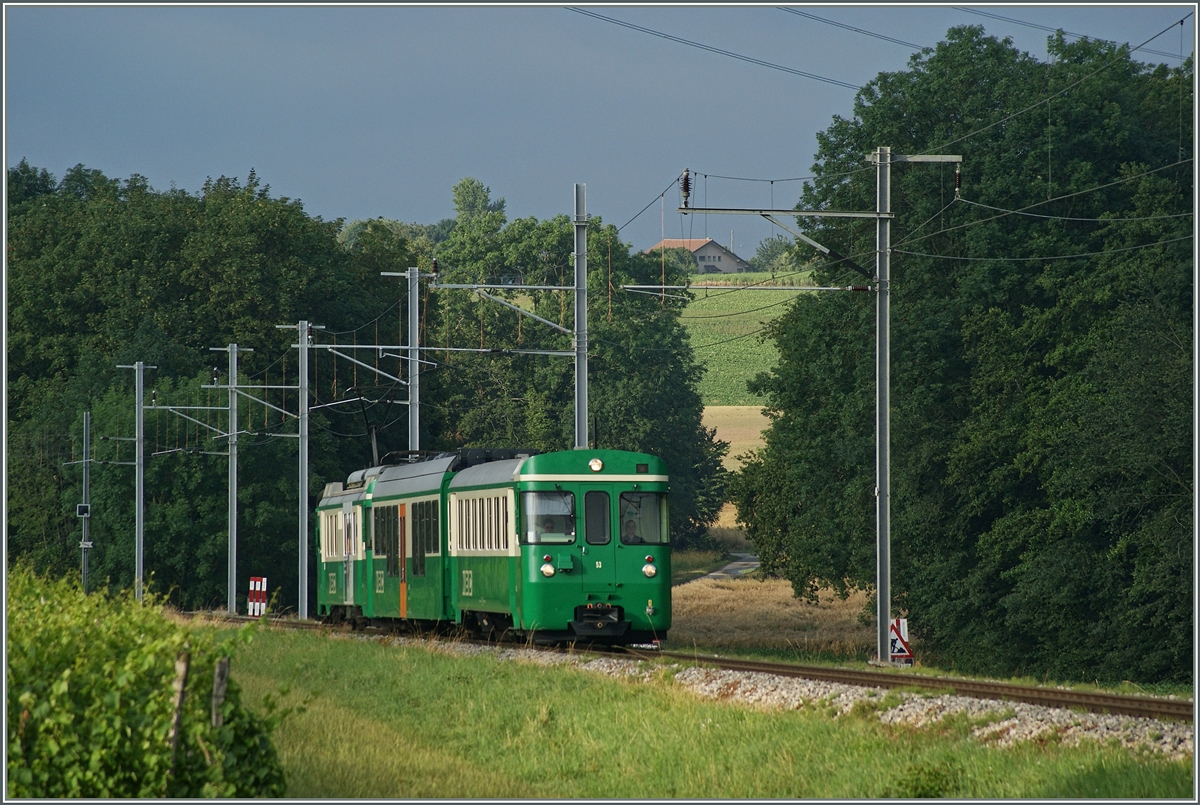 Der BAM Regionalzug 108 von Morges nach Bière in drei Varianten: 
Zwischen Chigny und Vufflens le Château. 
3. Juli 2014
