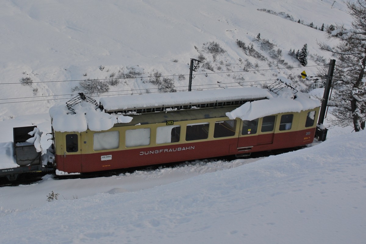 Der BDhe 2/4 203 dient nur noch als Diensttriebwagen und ist hufig draussen abgestellt, 16.11.2014.