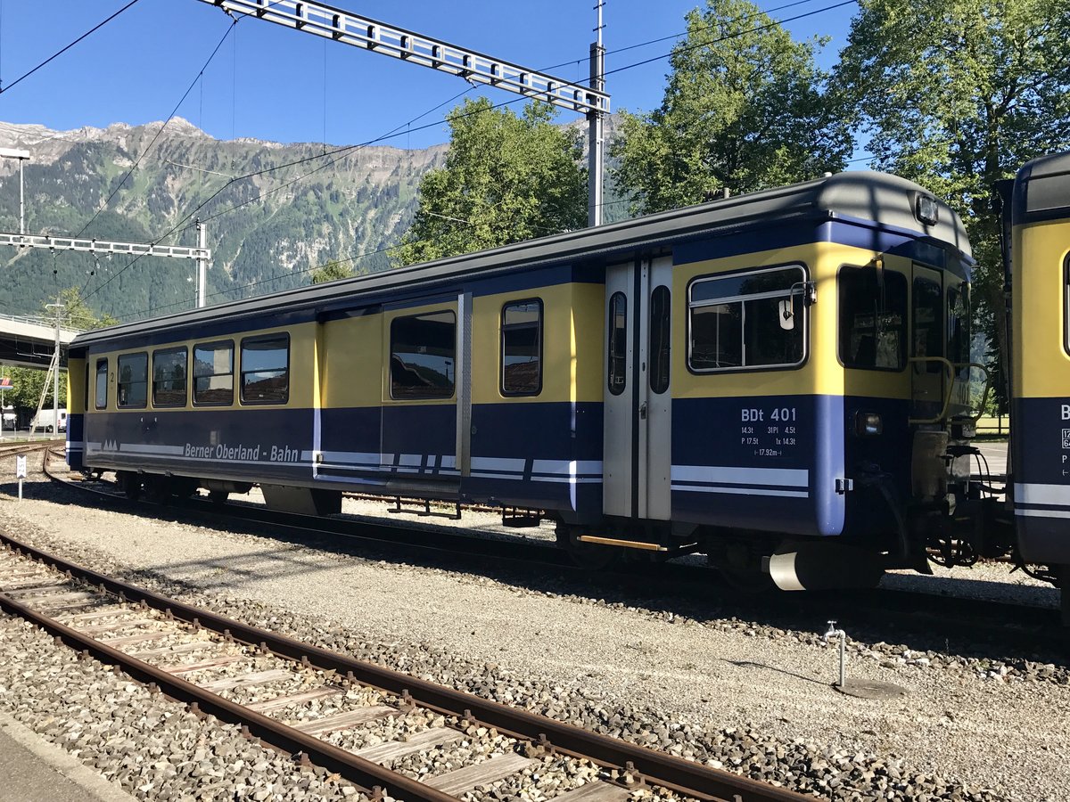 Der BDt 401 der BOB am 8.6.17 beim Bhf Interlaken Ost abgestellt.