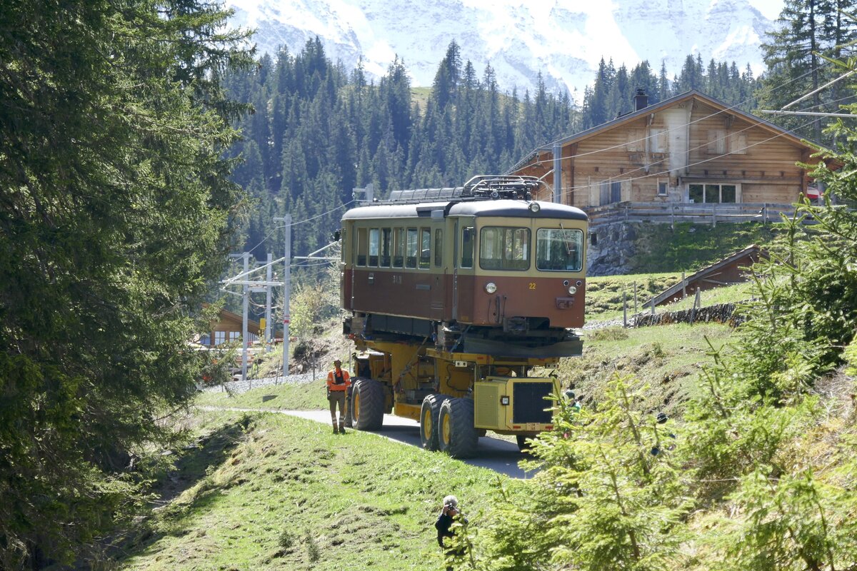 Der Be 4/4 22 der BLM am 14.5.24 nach den ersten Metern nachdem man auf der Winteregg los gefahren ist.