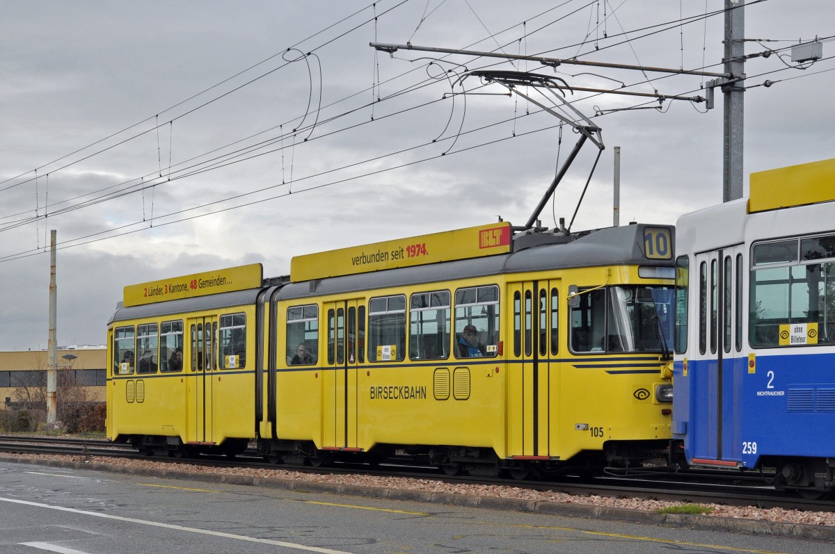 Der Be 4/6 105 im BEB Look ist in Basel bereits Geschichte. Diese Aufnahme stammt vom letzten Betriebstag am 05.01.2016 kurz vor der Haltestelle M-Parc. Am 06.01.2016 wird er im Dreispitz Verladen und tritt seine Reise nach Belgrad an.