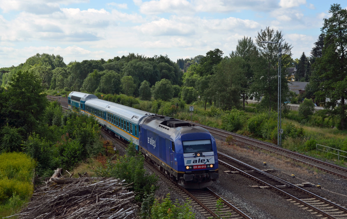 Der von Beacon Rail angemietete Hercules führte am 18.06.18 einen Alex durch Oberkotzau Richtung Hof.