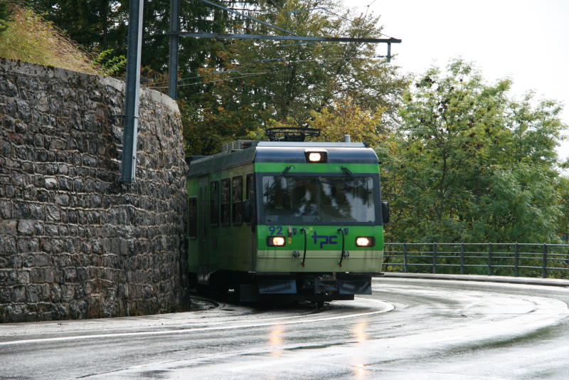 Der Beh 4/8 92 auf Bergfahrt kurz hinter La Barboleuse; 11.10.2013