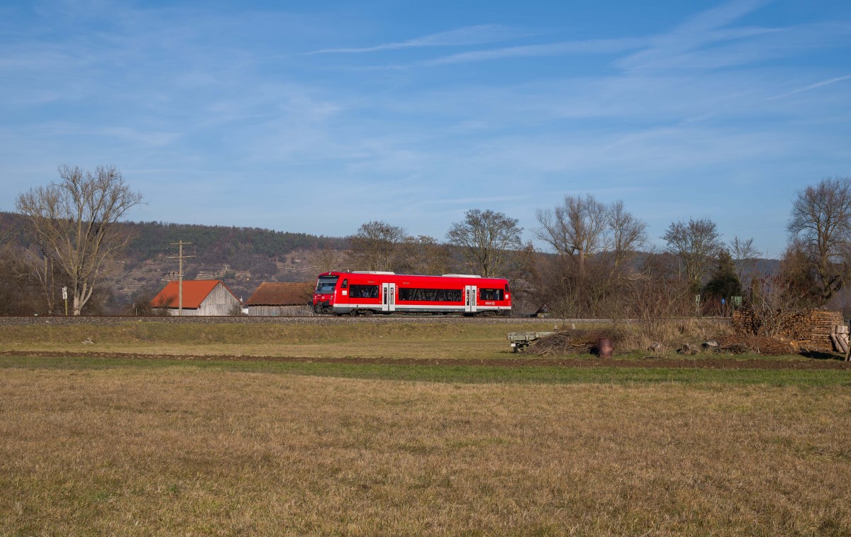 Der Blitzblanke RS1 650 010 mit RB 22417 von Tübingen nach Pforzheim.Aufgenommen bei Tübingen-Bühl am 20.12.2015.