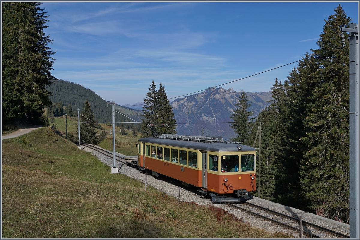 Der BLM Be 4/4 21 erreicht in Kürze Winteregg.
17. Okt. 2018