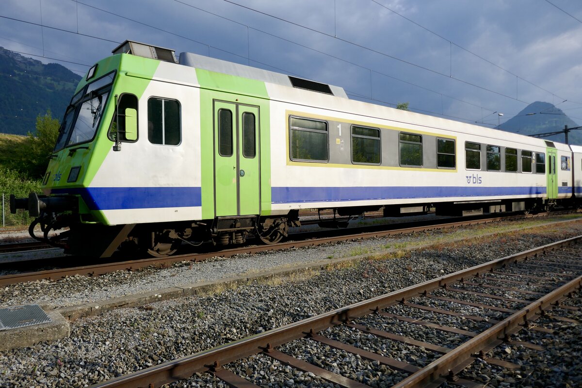 Der BLS ABt 977 nach seiner gestrigen letzten Fahrt am 8.9.23 hinter dem Bahnhof Interlaken Ost abgetsellt.