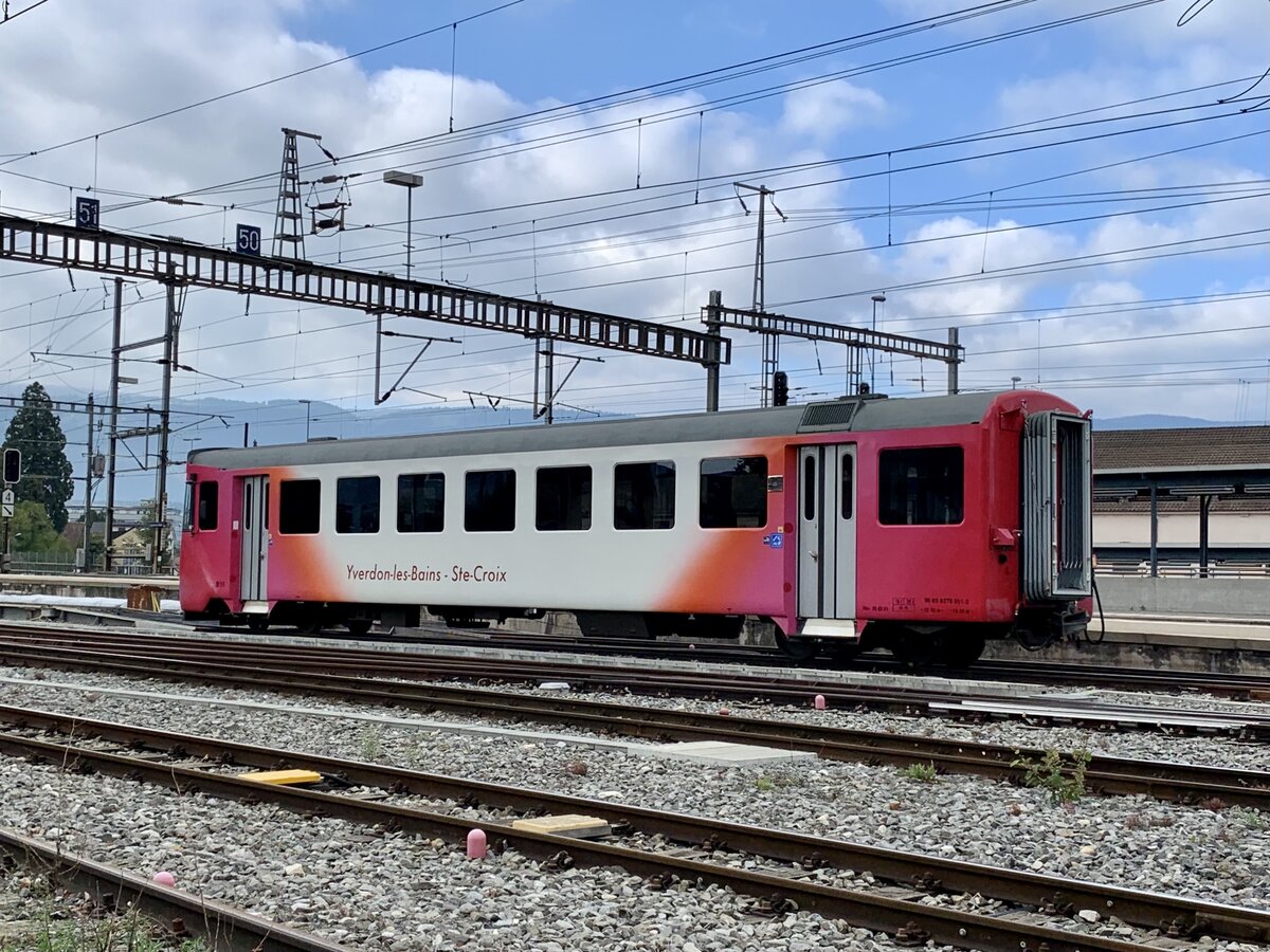 Der Bt 51 der Travys am 9.10.21 beim Bahnhof Yverdon-les-Bains abgestellt.