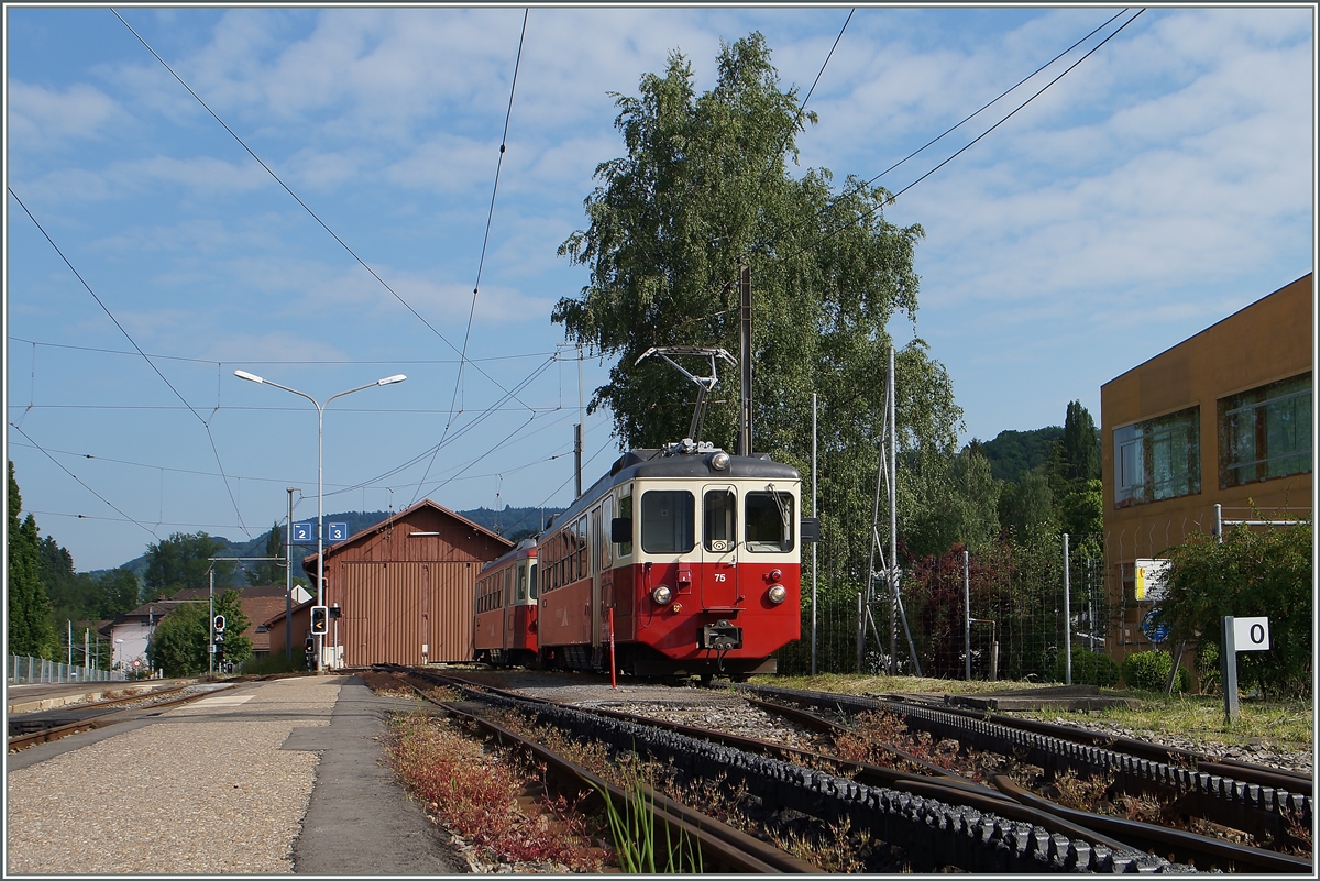 Der CEV BDeh 2/4 75 und ein weiter in Blonay.
25. Mai 2015