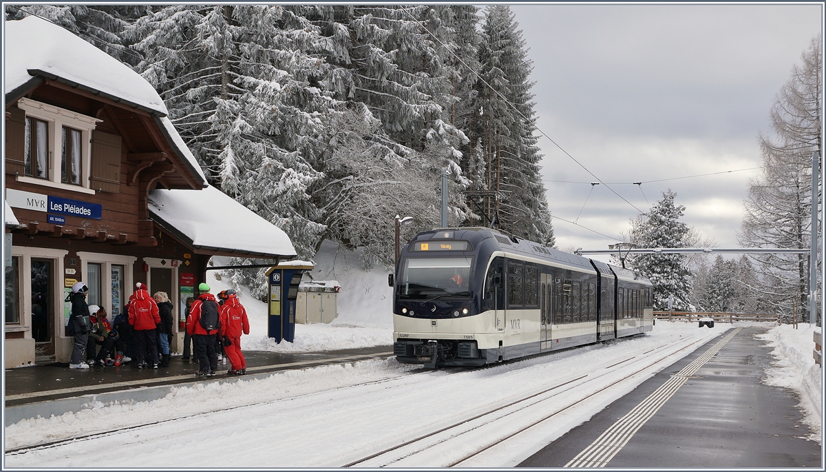 Der CEV MVR ABeh 2/6 7505 steht im Bahnhof von Les Pléiades zur Rückfahrt nach Vevey bereit.

28. Januar 2019 