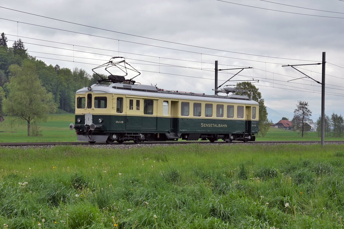 Der CFe 2/4 101 der ehemaligen SENSETALBAHN/STB auf Sonderfahrt am Muttertag vom 8. Mai 2022 bei Hermiswil.
Foto: Walter Ruetsch
