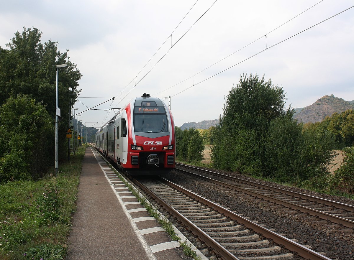 Der CFL Kiss 2318 mit dem IC (Düsseldorf - Luxemburg) aus Köln kommend durch Namedy in Richtung Koblenz.

Namedy 
17.08.2018