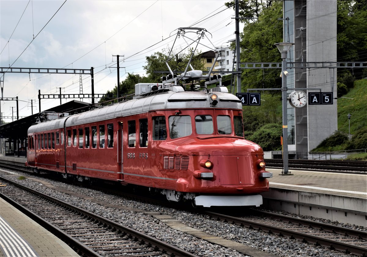 Der Chrchill-Pfeil RAe 8/14 1021 (94 85 0591 021-6 CH-SBB) hat am 4. Mai 2019 Rorschach erreicht und fährt nach Romanshorn zurück 