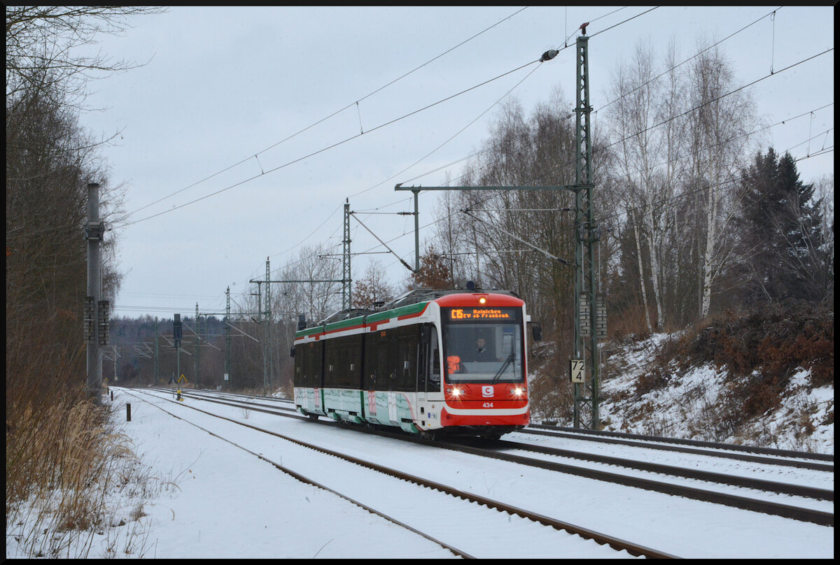 Der Citylink 434 (Citybahn Chemnitz, NVR: 95 80 0690 434-5 D-CB) am 06.01.2026 als Zug C15 Chemnitz Hbf - Hainichen in Niederwiesa.