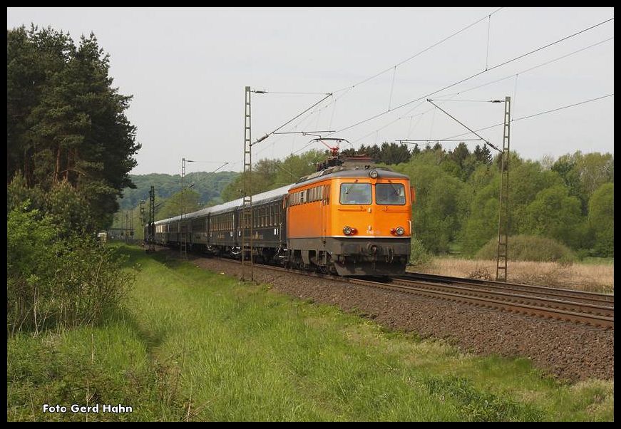 Der Classic Courier 347 fuhr am 12.5.2015 wieder einmal nach Königsberg bzw. Kaliningrad in Russland. Zuglok bei Lengerich auf der Rollbahn war die ehemalige ÖBB Lok 1142-634, die um 9.48 Uhr pünktlich in Richtung Osnabrück unterwegs war.