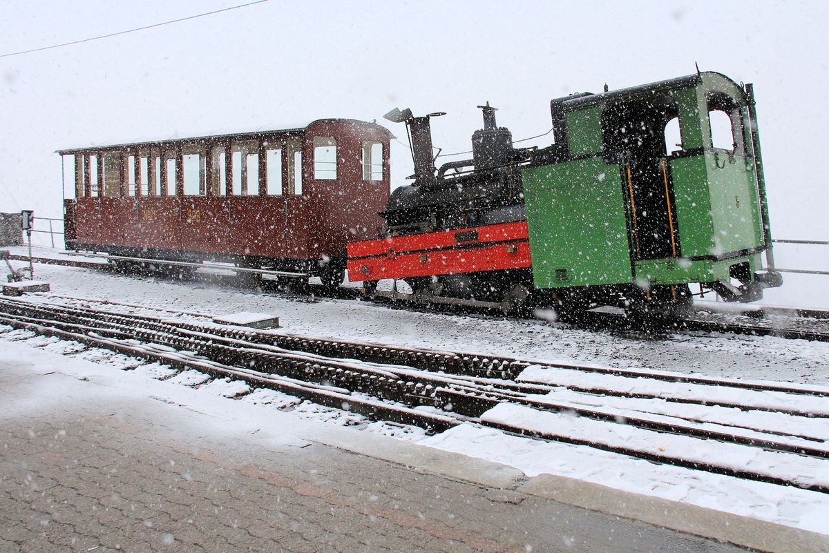 Der Dampfzug der Schynigen Platte Bahn auf der Bergstation. Lok 5 von 1894. 2.September 2017 