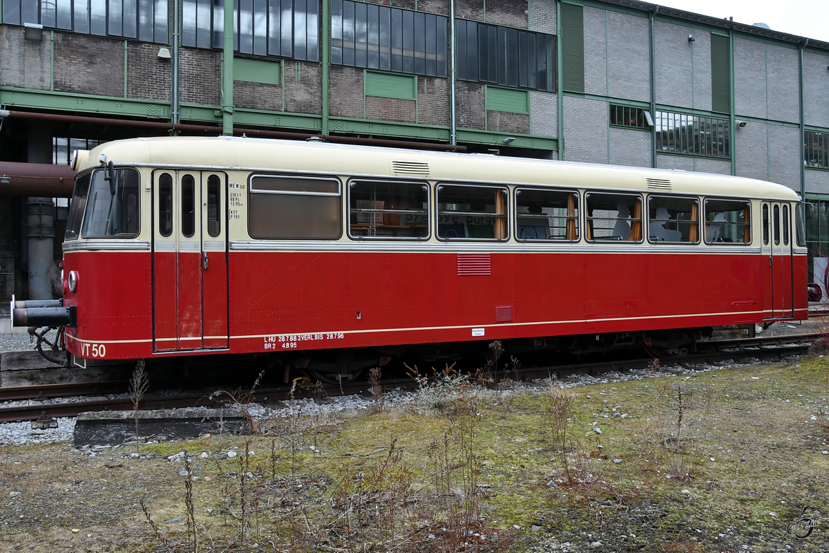 Der Dieseltriebwagen VT 50 der ehemaligen Hersfelder Kreisbahn auf dem Museumsgelände der Henrichshütte. (Hattingen, März 2018)