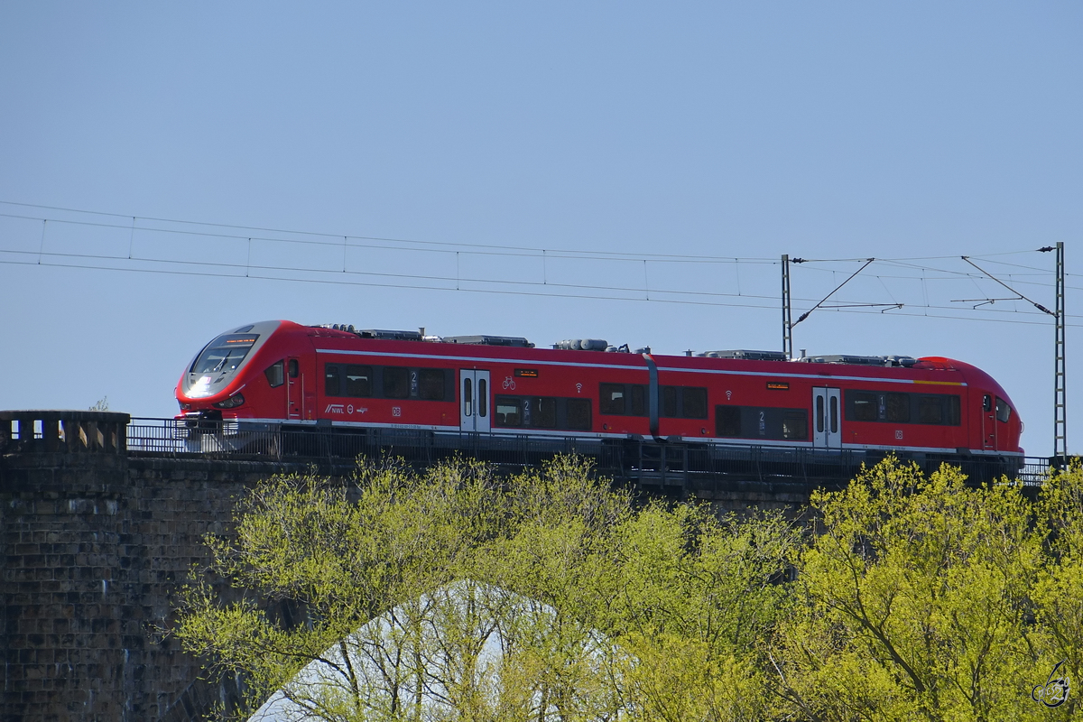 Der Dieseltriebzug 632 601 (?) befuhr Ende April 2021 das Ruhrviadukt in Witten-Bommern.