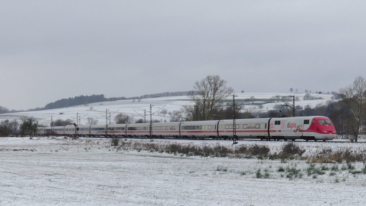 Der Duplo ICE im Haunetal nahe Meisenbach. Aufgenommen am 4.2.2018 12:43