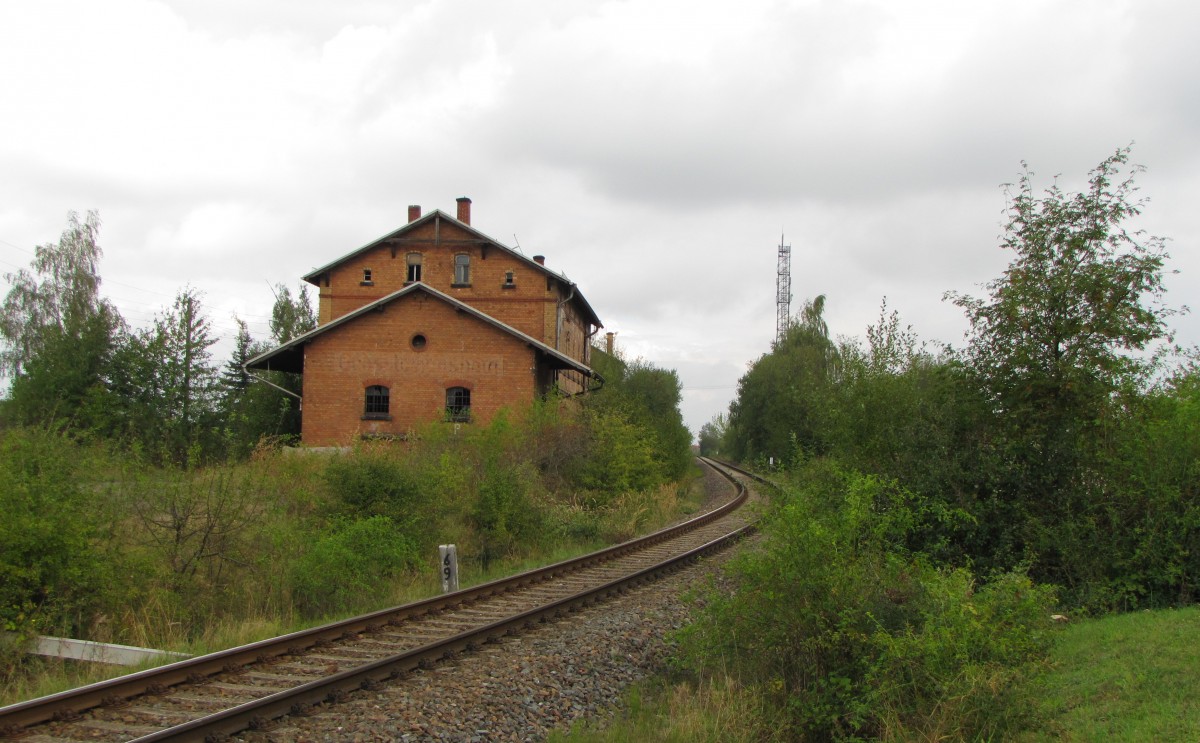 Der ehemalige Bahnhof Grobraunshain an der Wismut-Werkbahn am 12.09.2013.