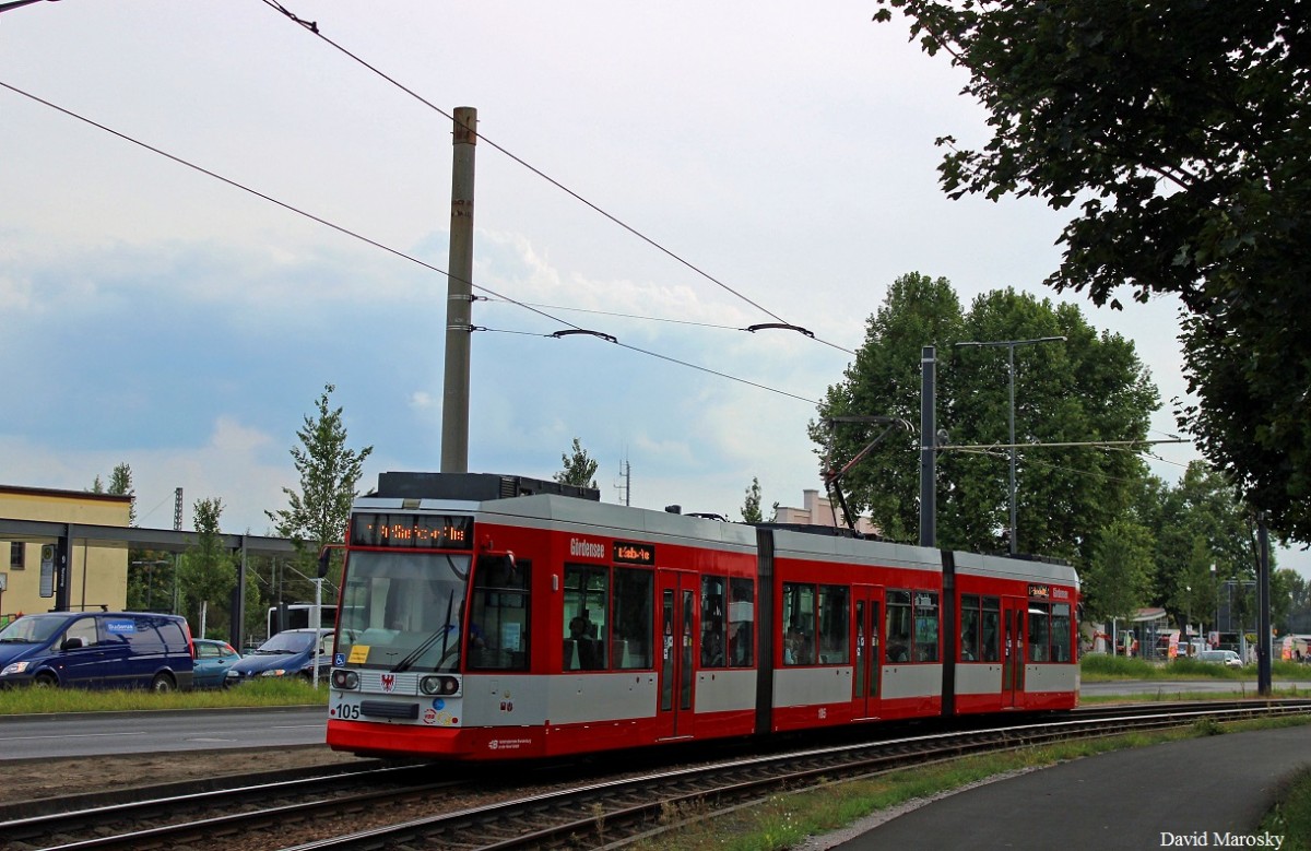 Der ehemalige TW 501 der SWH.HAVAG Halle (Saale) verdient sich nun seinen Strom bei der VBBr als TW 105. Seit 2014 ist der MGT6D in der Havelstadt im Einsatz.
26.08.2014