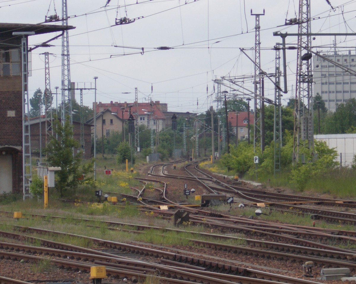 Der Ein-und Ausfahrbereich in Angermünde in und aus Richtung Schwedt/Oder am 23.Mai 2015.Auch wenn es so aussieht die Strecke nach Schwedt ist eingleisig.