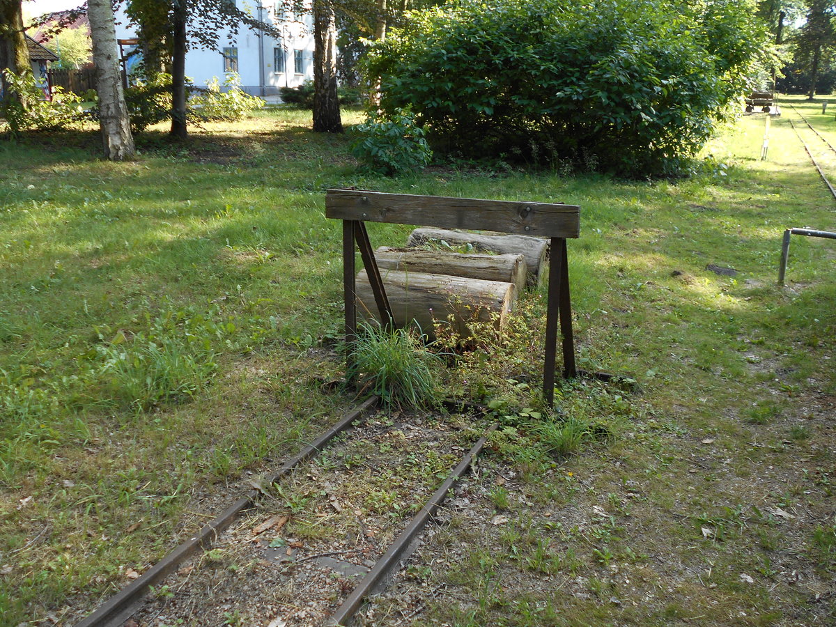 Der einzige Prellbock bei der Moorbahn in Bad Sülze am 15.Juli 2018.