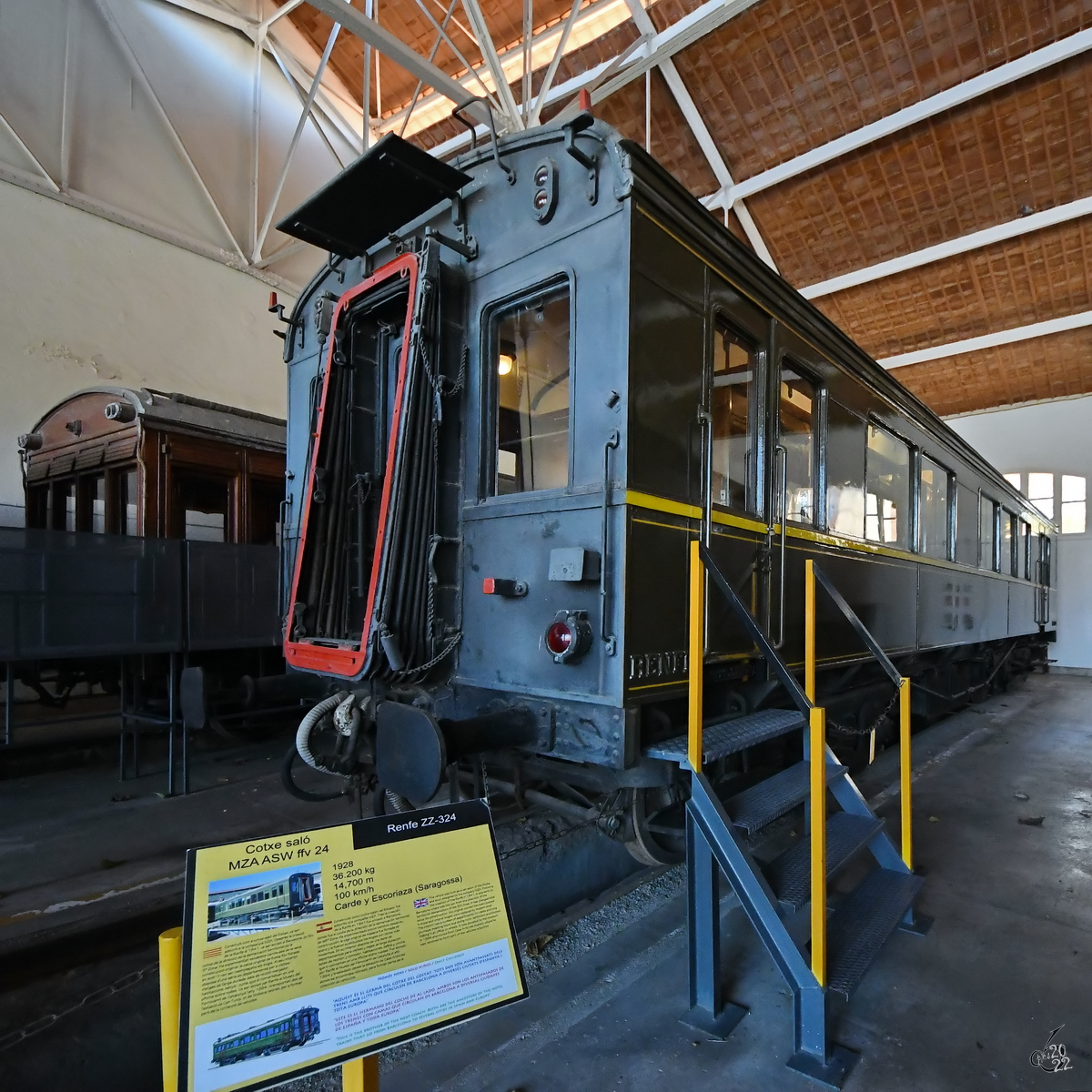 Der im Eisenbahnmuseum von Katalonien ausgestellte Salonwagen MZA ASW ffv 24 (Renfe ZZ-324) stammt aus dem Jahr 1928. (Vilanova i la Geltrú, November 2022)