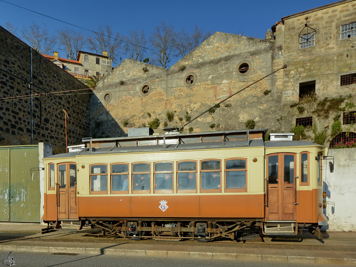 Der Eléctrico No. 218 war Mitte Januar 2017 in Porto zu sehen.