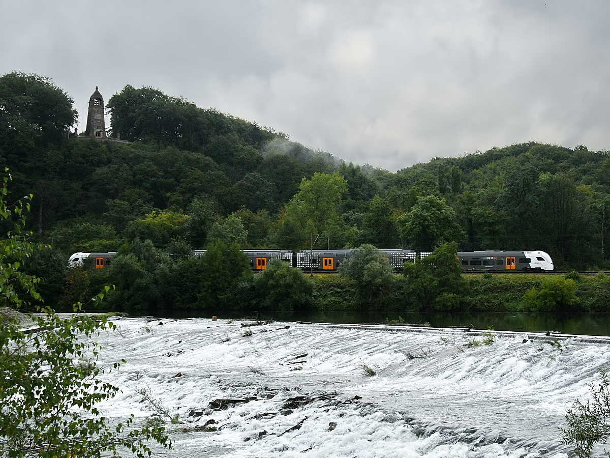 Der Elektrotriebzug 462 021 fuhr Ende August 2021 die Ruhr entlang. (Witten-Bommern)