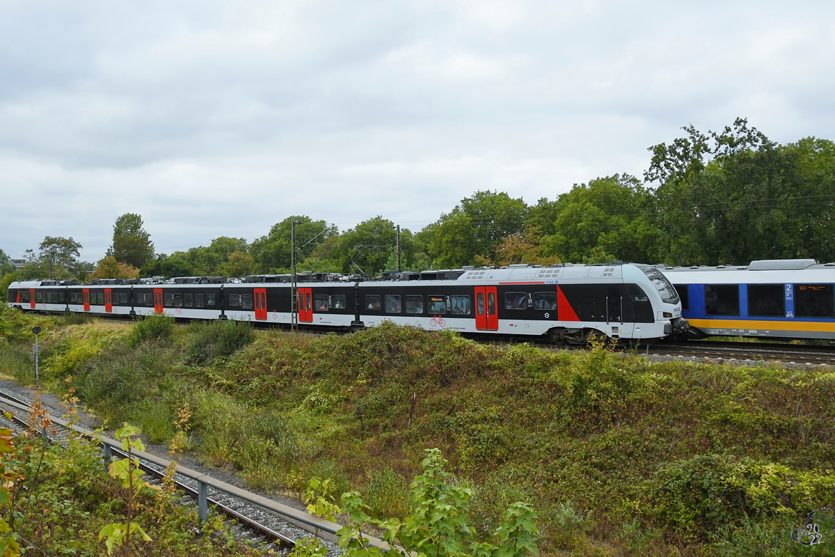 Der Elektrotriebzug ET 25 2202 war Ende August 2022 in Rheinhausen zu sehen.