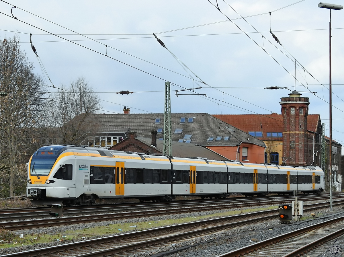 Der Elektrotriebzug ET 7.01 war Mitte März 2021 in Wuppertal-Unterbarmen unterwegs.