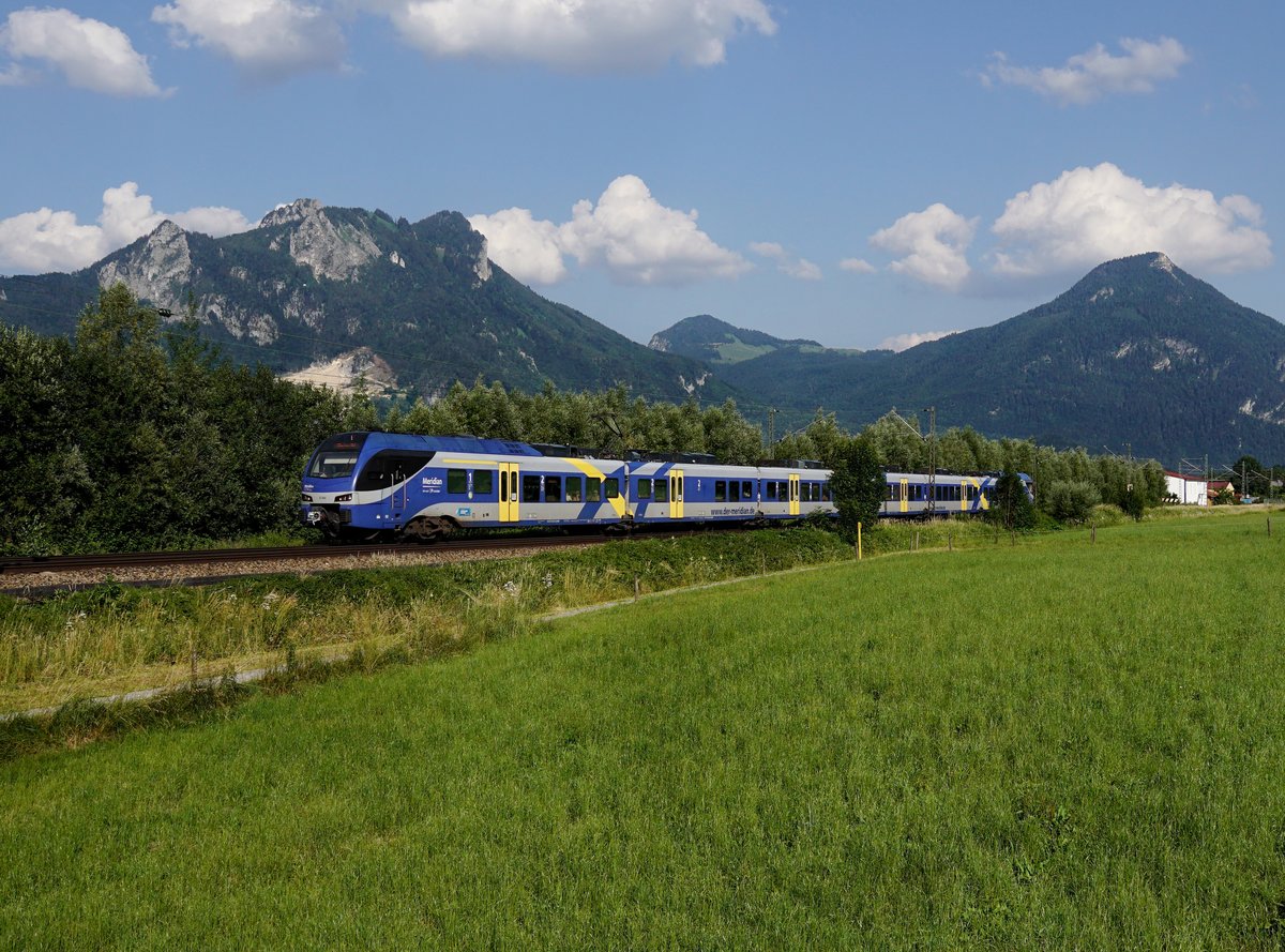 Der ET 304 als M nach München am 16.06.2018 unterwegs bei Brannenburg.