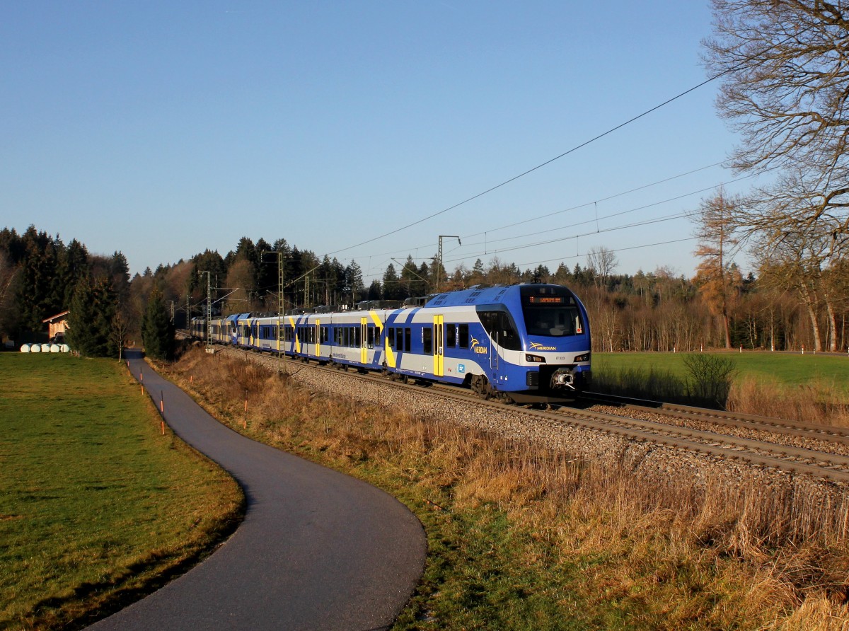 Der ET 323 las M nach Salzburg am 05.12.2015 unterwegs bei Hufschlag.