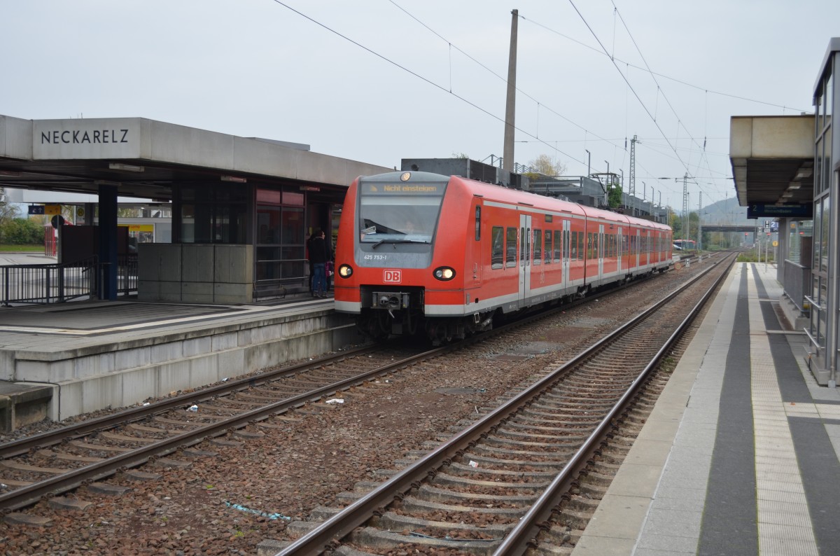 Der ET 425 723-1 in Mosbach Neckarelz am 2014:10:29, 09:38:26 Uhr