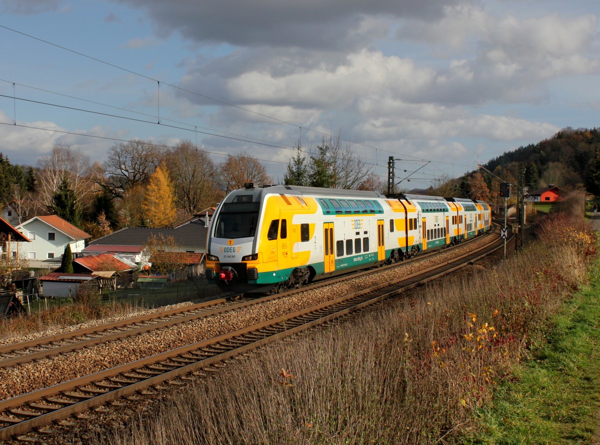 Der ET 445 107 als Flüchtlingssonderzug am 14.11.2015 unterwegs bei Seestetten.