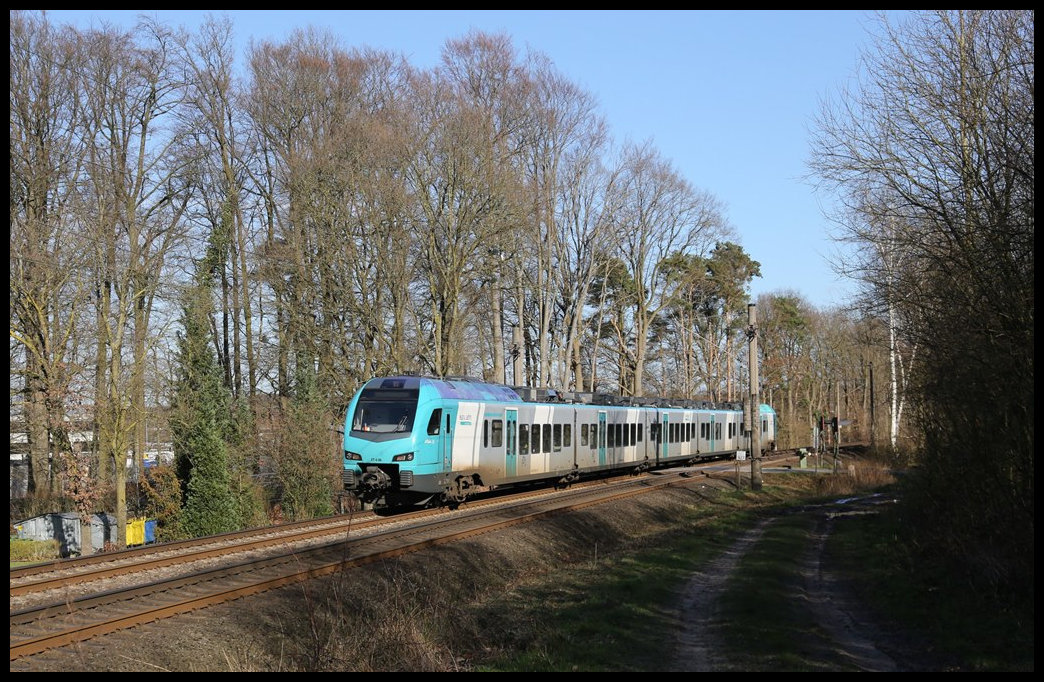 Der Eurobahn ET 4.06 ist hier am 23.2.2022 um 14.30 Uhr aus Bielefeld kommend bei Atter in Richtung Hengelo unterwegs.