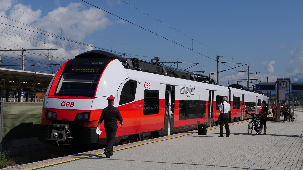Der Fahrdienstleiter persönlich am cityjet 4746 537 (A-ÖBB 94 81 4746 537-1) als REX 1515 Wörgl Hbf - Salzburg Hbf; 03.09.2019
