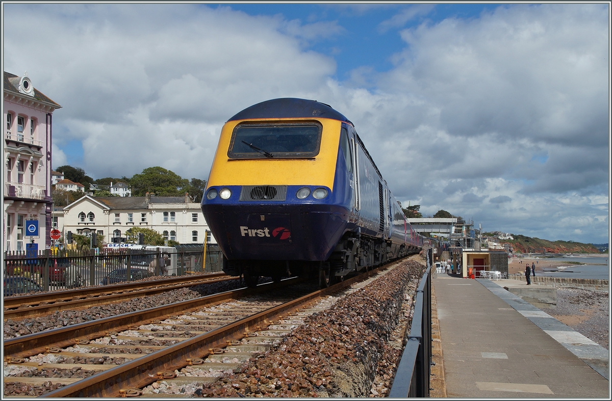 Der First Great Western HST Service von London Paddignton 10.00 nach Paignton in Dawlish.
12. Mai 2014