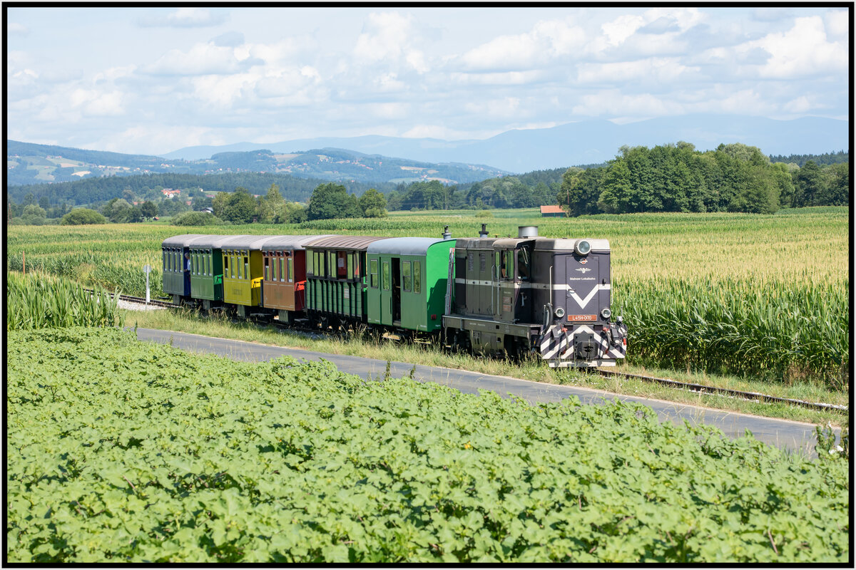 Der  Flascherlzug  gezogen von L45H070 kurz vor Kraubath. 15.07.2021