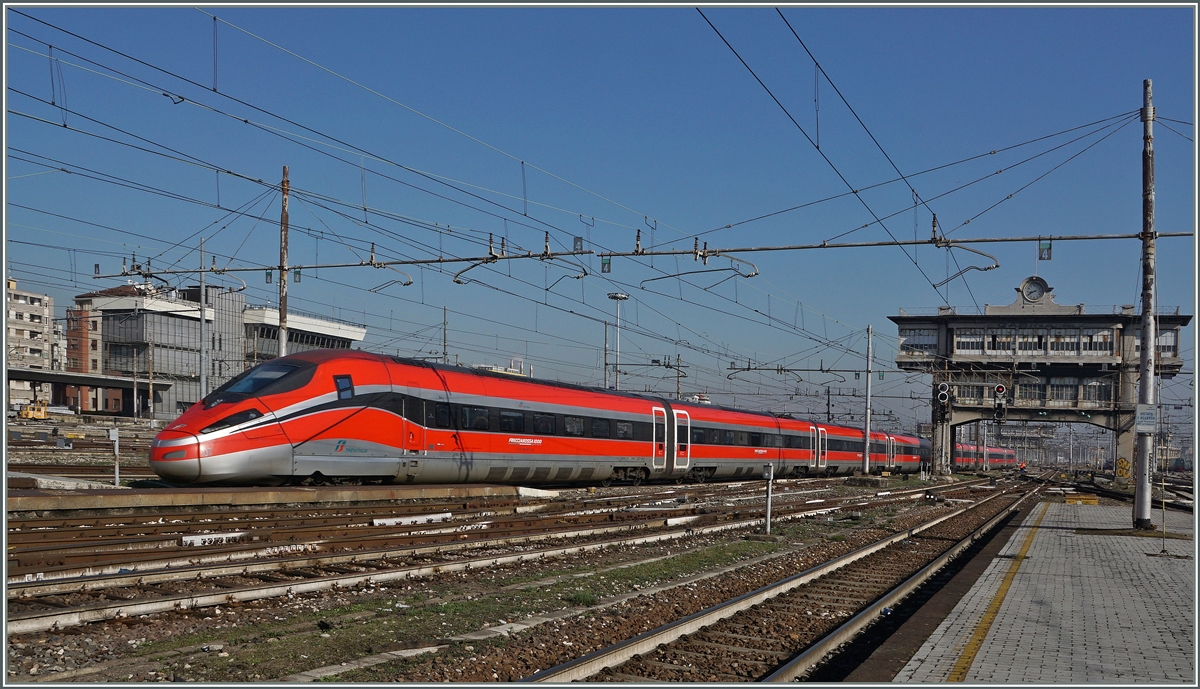 Der FS Trenitaila ETR 400 Frecciarossa 1000 N° 07 erreicht Milano Centrale. 
1. März 2016 