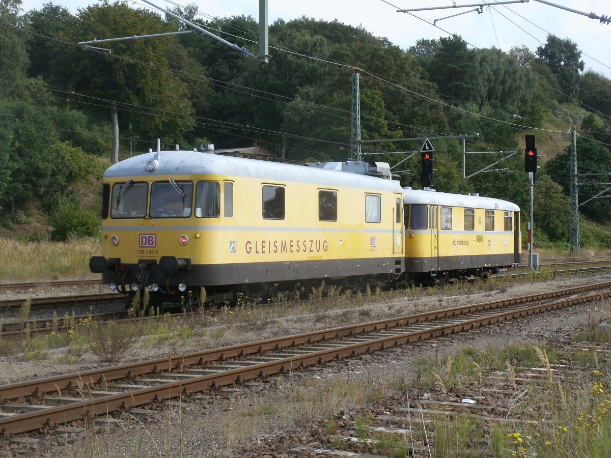 Der Gleismesszug 725/726 004 kam,am 12.September 2013 nach Rgen.Hier erwischte ich den Zug in Lietzow.