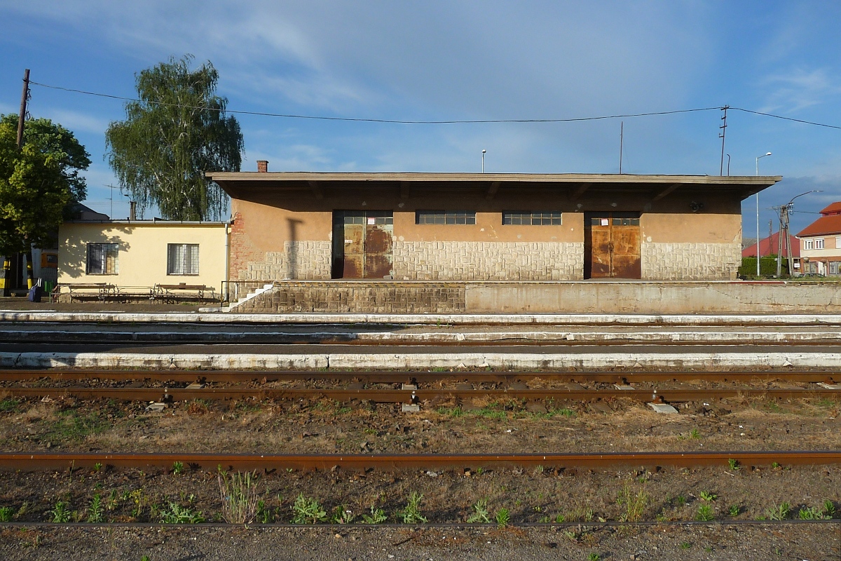 Der Güterschuppen in Vasarosnameny, 31.5.2016