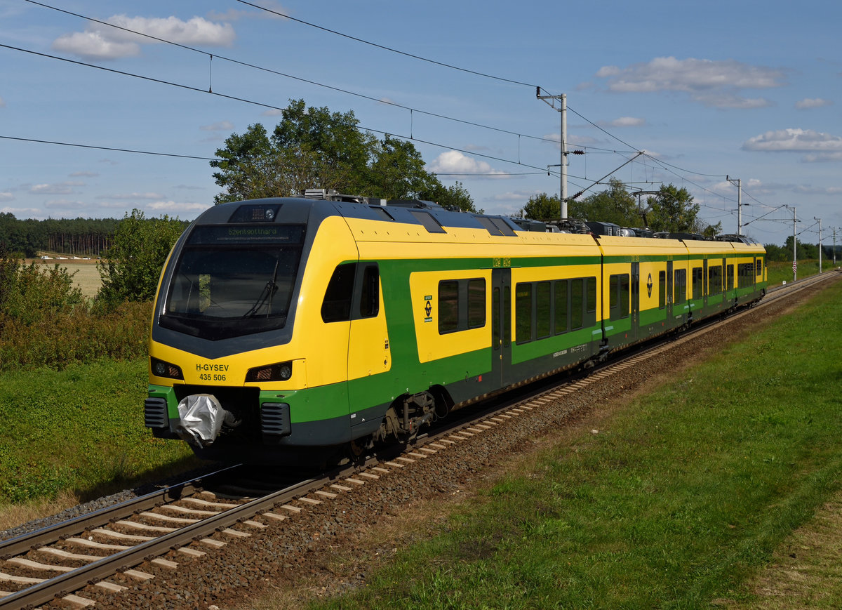 Der GySEV Flirt 435 506 war am 20. September 2019 als R 9114 von Szombathely nach Szentgotthárd unterwegs, fotografiert bei Ratot. 