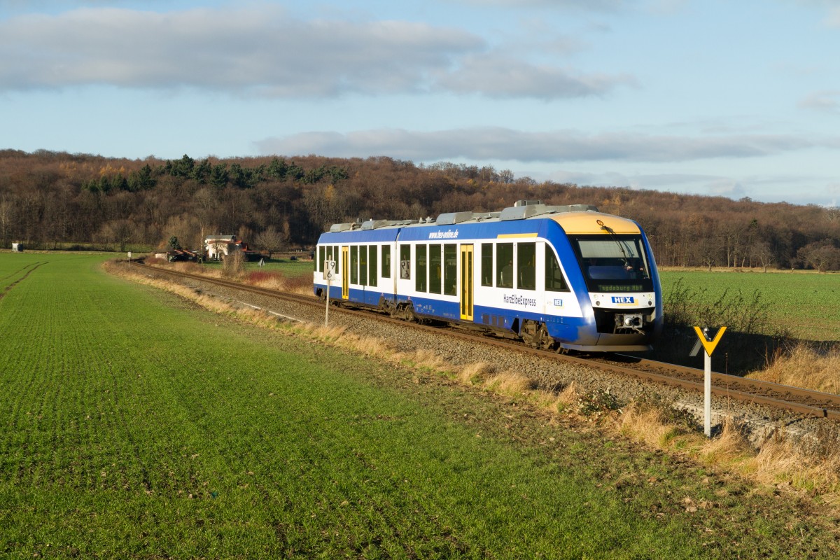 Der HEX VT803 (Alstom Lint41) passiert am 9 Dezember 2014 bei Ilsenburg richtung Magdeburg.