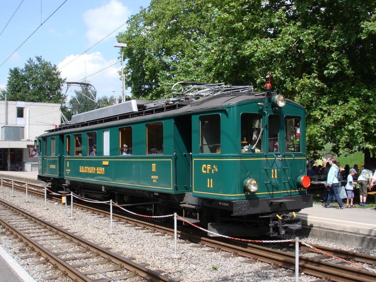 Der historische RBS-Triebwagen CFe 4/4 11  Hoschtet-Schnägg  (ehemals Elektrische Solothurn-Bern-Bahn, Baujahr 1916), der 1991 zum 75 Jahr-Jubiläum wunderschön revidiert wurde, war am 18. August 2007 anlässlich des Jubiläums  25 Jahre Eisenbahnfreunde RBS  für Gratisfahrten im Worblental unterwegs, hier beim offiziellen Festplatz in Bolligen.
