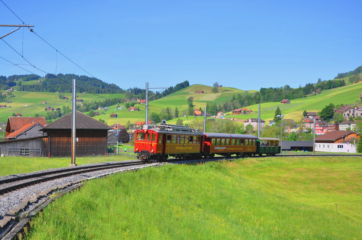 Der Historische Triebwagen BCe 4/4 der Appenzellerbahnen war am 28.5.17 als Appenzeller Nostalgie Express unterwegs. Aufgenommen in Urnäsch
