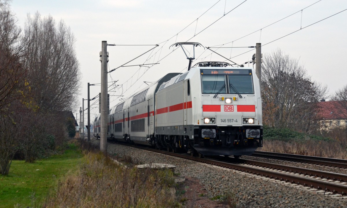 Der IC 2035 wurde am 15.12.15 über Dessau nach Leipzig umgeleitet. Hier passiert der von 146 557 bespannte Doppelstock-IC Greppin in Richtung Bitterfeld.