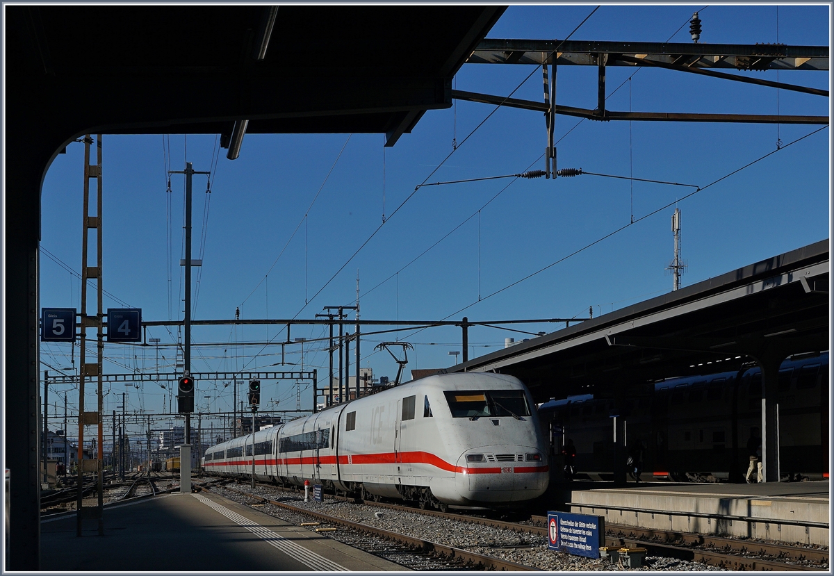 Der ICE 376 von Interlaken Ost nach Hamburg verlässt Thun. 
29. Okt. 2016